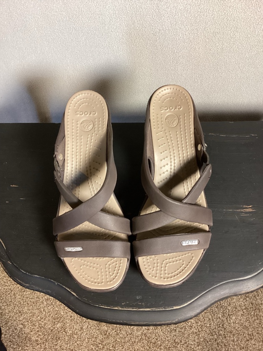 Women’s Crocs Cyprus IV Brown/Tan Size 7 High Heel Strappy Platform Sandal